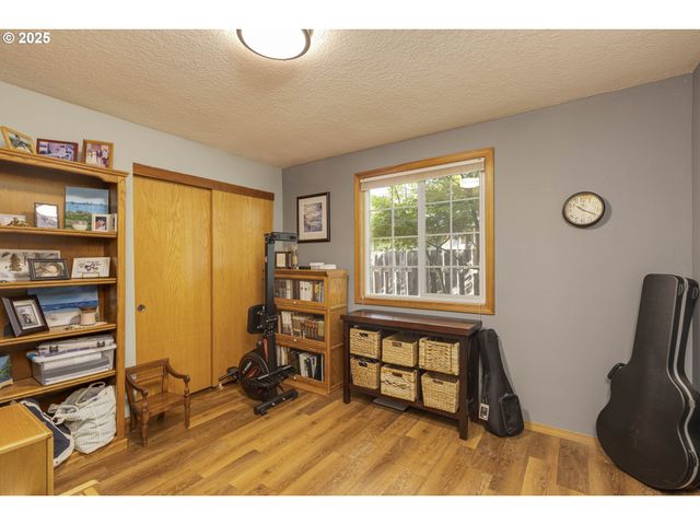 3300 N MORRIS St, Newberg, OR 97132