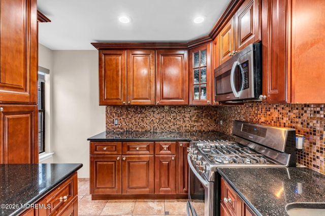 212 Sunshine Court 212, Parlin, NJ 08859