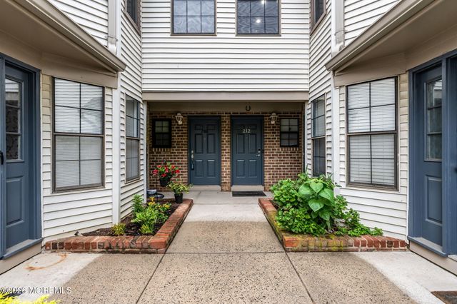 212 Sunshine Court 212, Parlin, NJ 08859
