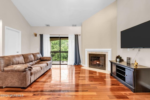 212 Sunshine Court 212, Parlin, NJ 08859