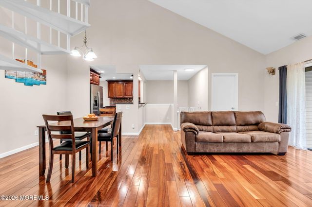 212 Sunshine Court 212, Parlin, NJ 08859
