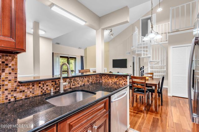 212 Sunshine Court 212, Parlin, NJ 08859