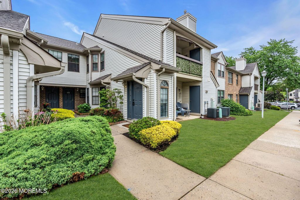 212 Sunshine Court 212, Parlin, NJ 08859