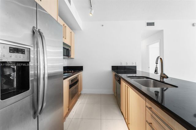 79 SW 12th St 2108-S, Miami, FL 33130