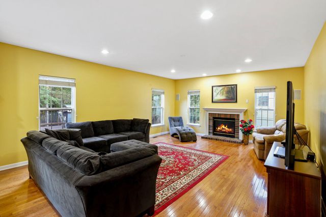 20941 LOHENGRIN CT, Ashburn, VA 20147