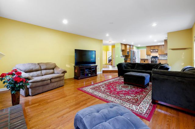 20941 LOHENGRIN CT, Ashburn, VA 20147