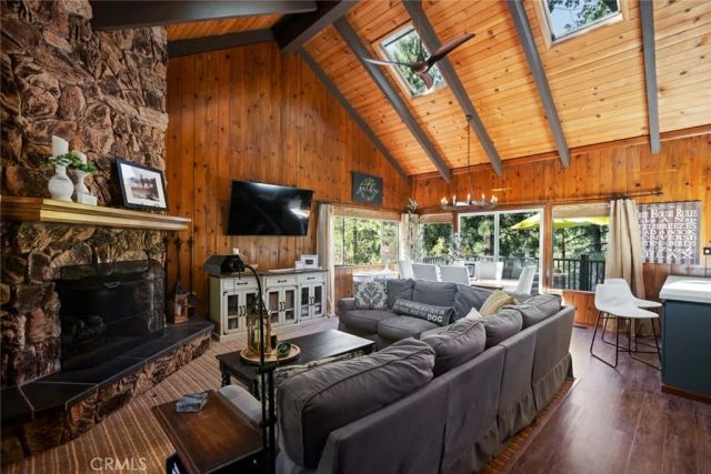 256 N Fairway, Lake Arrowhead, CA 92352