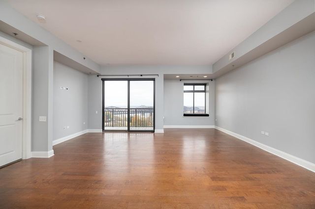 717 S Riverside Dr Apt 1105, Memphis, TN 38103