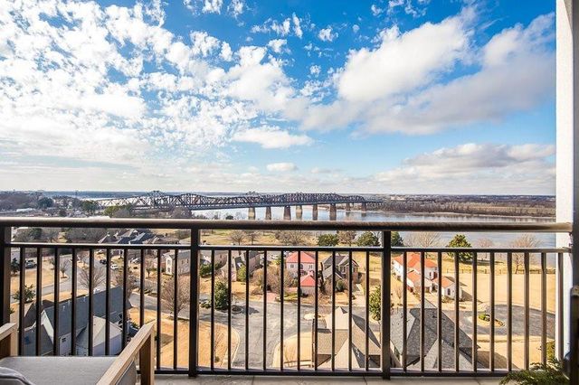 717 S Riverside Dr Apt 1105, Memphis, TN 38103