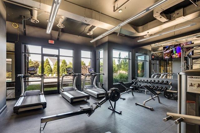 717 S Riverside Dr Apt 1105, Memphis, TN 38103