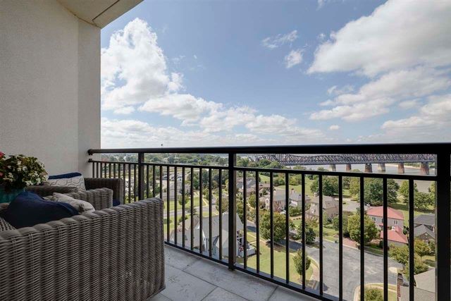 717 S Riverside Dr Apt 1105, Memphis, TN 38103