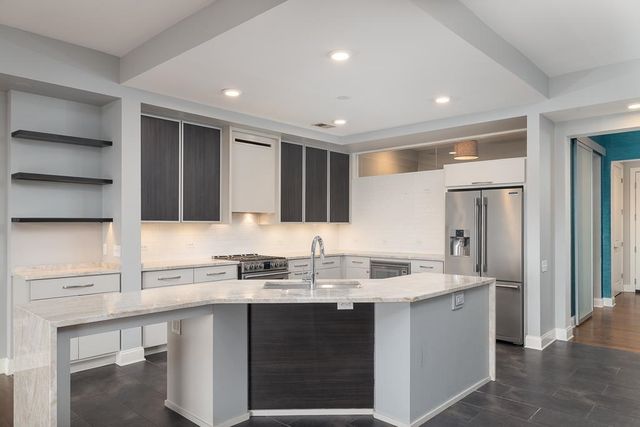 717 S Riverside Dr Apt 1105, Memphis, TN 38103