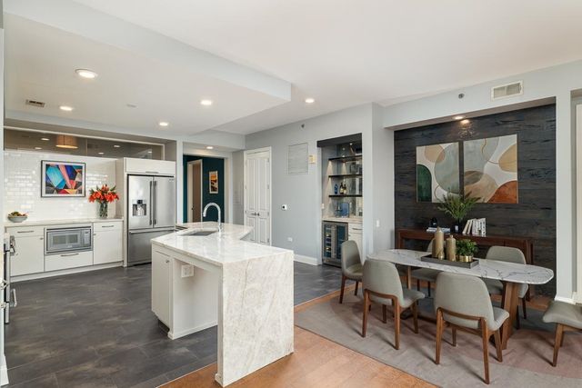 717 S Riverside Dr Apt 1105, Memphis, TN 38103