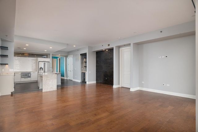 717 S Riverside Dr Apt 1105, Memphis, TN 38103