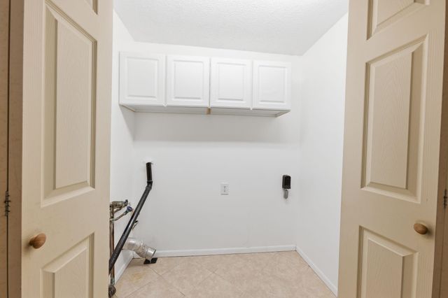 6235 S Southern St, Wichita, KS 67217