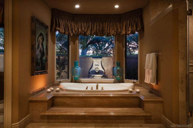 5962 Rancho Diegueno Rd, Rancho Santa Fe, CA 92067