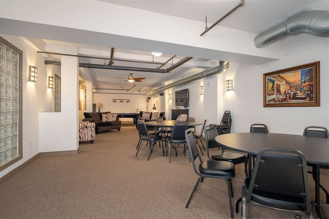 212 N Center Street 402, Bloomington, IL 61701