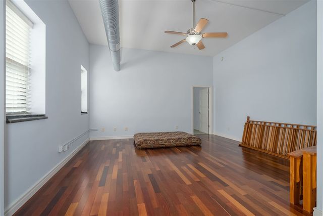 212 N Center Street 402, Bloomington, IL 61701