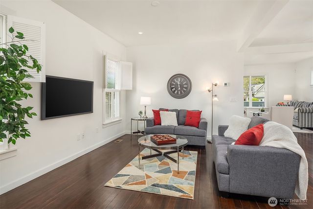 227 29th Avenue E, Seattle, WA 98112