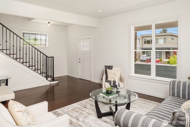 227 29th Avenue E, Seattle, WA 98112