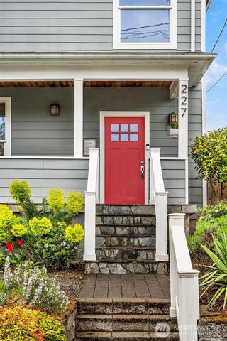 227 29th Avenue E, Seattle, WA 98112