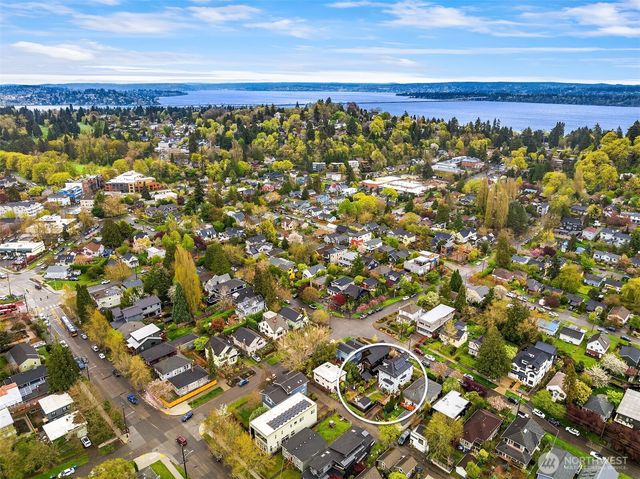 227 29th Avenue E, Seattle, WA 98112