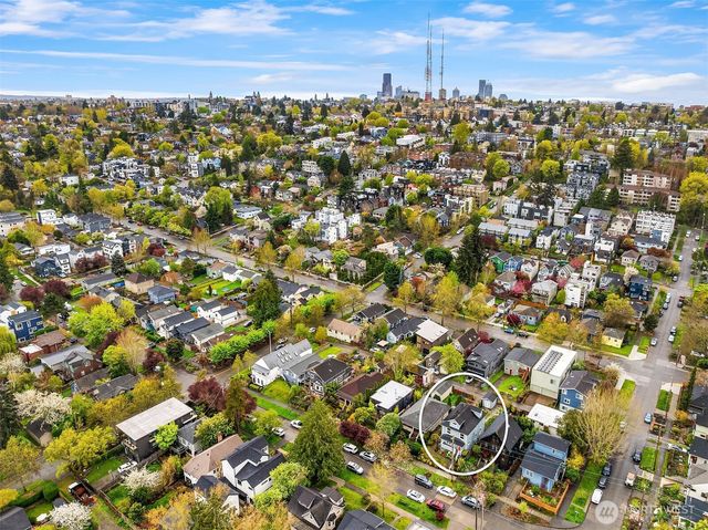 227 29th Avenue E, Seattle, WA 98112