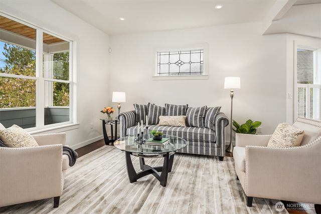 227 29th Avenue E, Seattle, WA 98112
