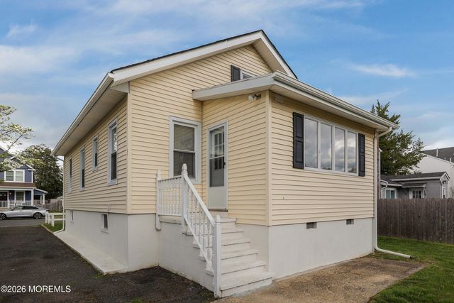 45 Manning Street, Red Bank, NJ 07701