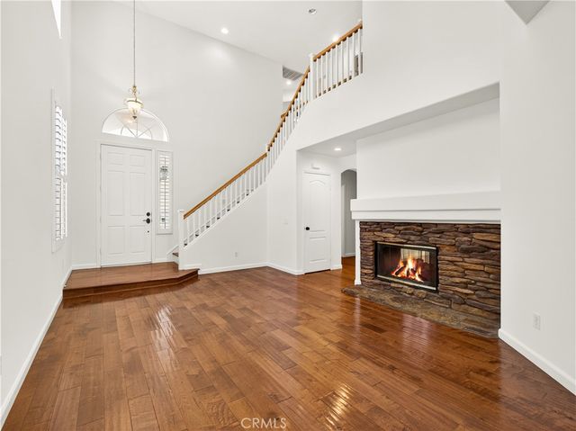 19903 Rhona Place, Saugus, CA 91350