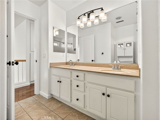 19903 Rhona Place, Saugus, CA 91350