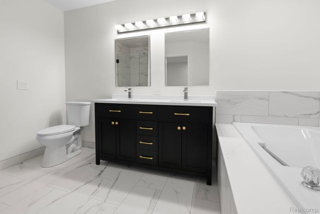 33786 Vista Drive, Farmington Hills, MI 48331