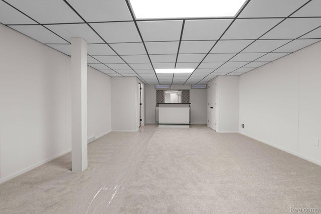 33786 Vista Drive, Farmington Hills, MI 48331