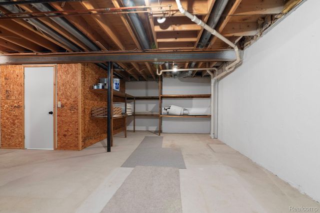 33786 Vista Drive, Farmington Hills, MI 48331