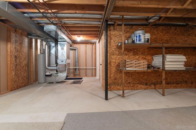 33786 Vista Drive, Farmington Hills, MI 48331