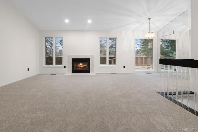 33786 Vista Drive, Farmington Hills, MI 48331