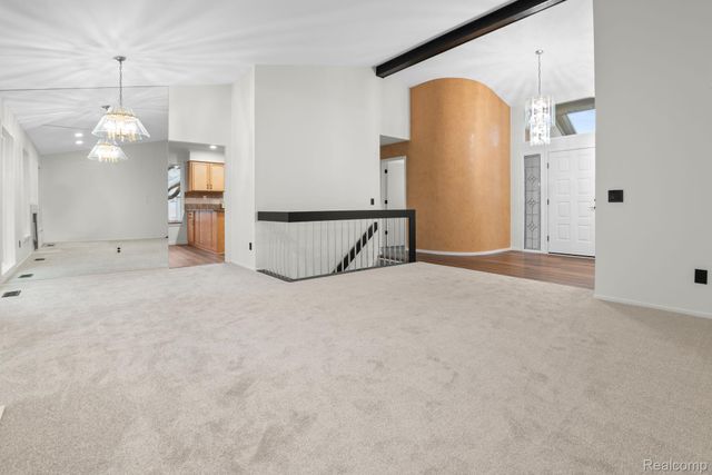 33786 Vista Drive, Farmington Hills, MI 48331