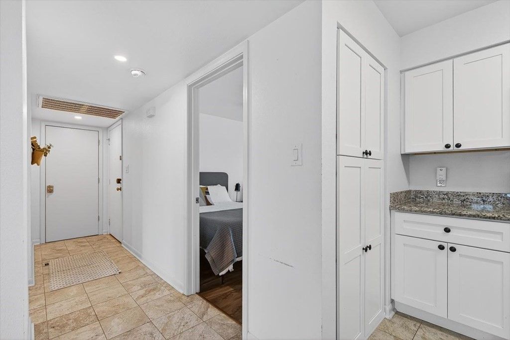 610 Lauderdale Dr 610, Rockport, TX 78382 — photo 5