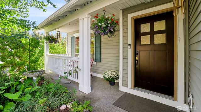 23219 SE 262nd Court, Maple Valley, WA 98038