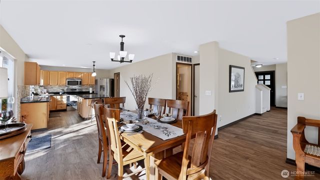 23219 SE 262nd Court, Maple Valley, WA 98038