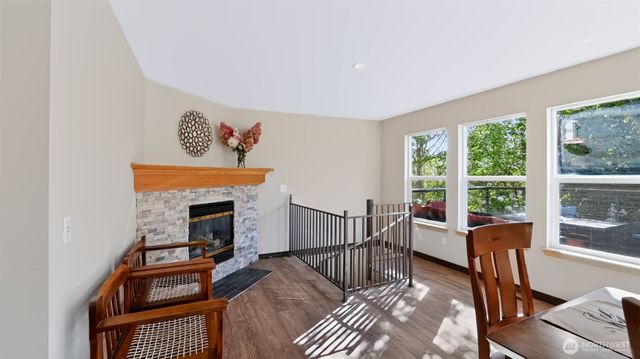 23219 SE 262nd Court, Maple Valley, WA 98038