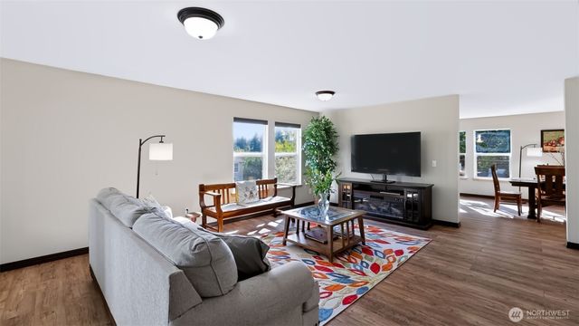 23219 SE 262nd Court, Maple Valley, WA 98038