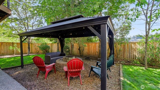 23219 SE 262nd Court, Maple Valley, WA 98038