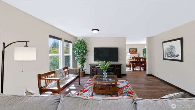 23219 SE 262nd Court, Maple Valley, WA 98038