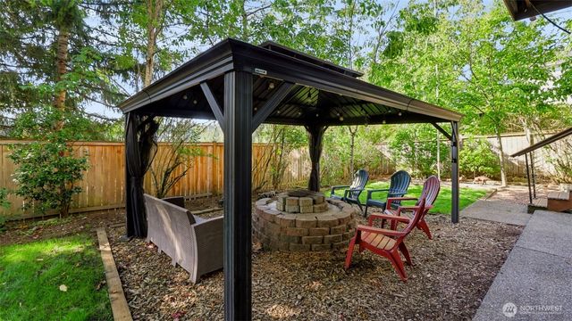 23219 SE 262nd Court, Maple Valley, WA 98038