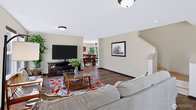 23219 SE 262nd Court, Maple Valley, WA 98038