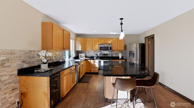 23219 SE 262nd Court, Maple Valley, WA 98038