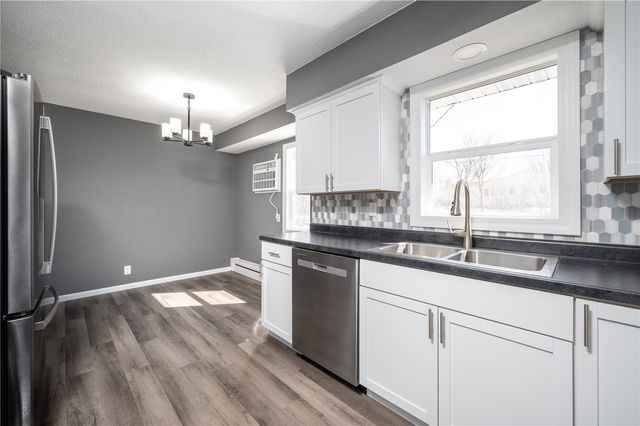 2455 Mcgowan Boulevard, Marion, IA 52302