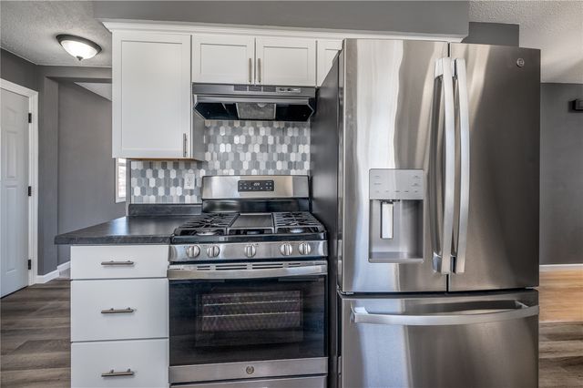 2455 Mcgowan Boulevard, Marion, IA 52302