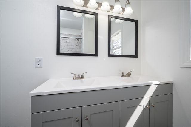 2455 Mcgowan Boulevard, Marion, IA 52302